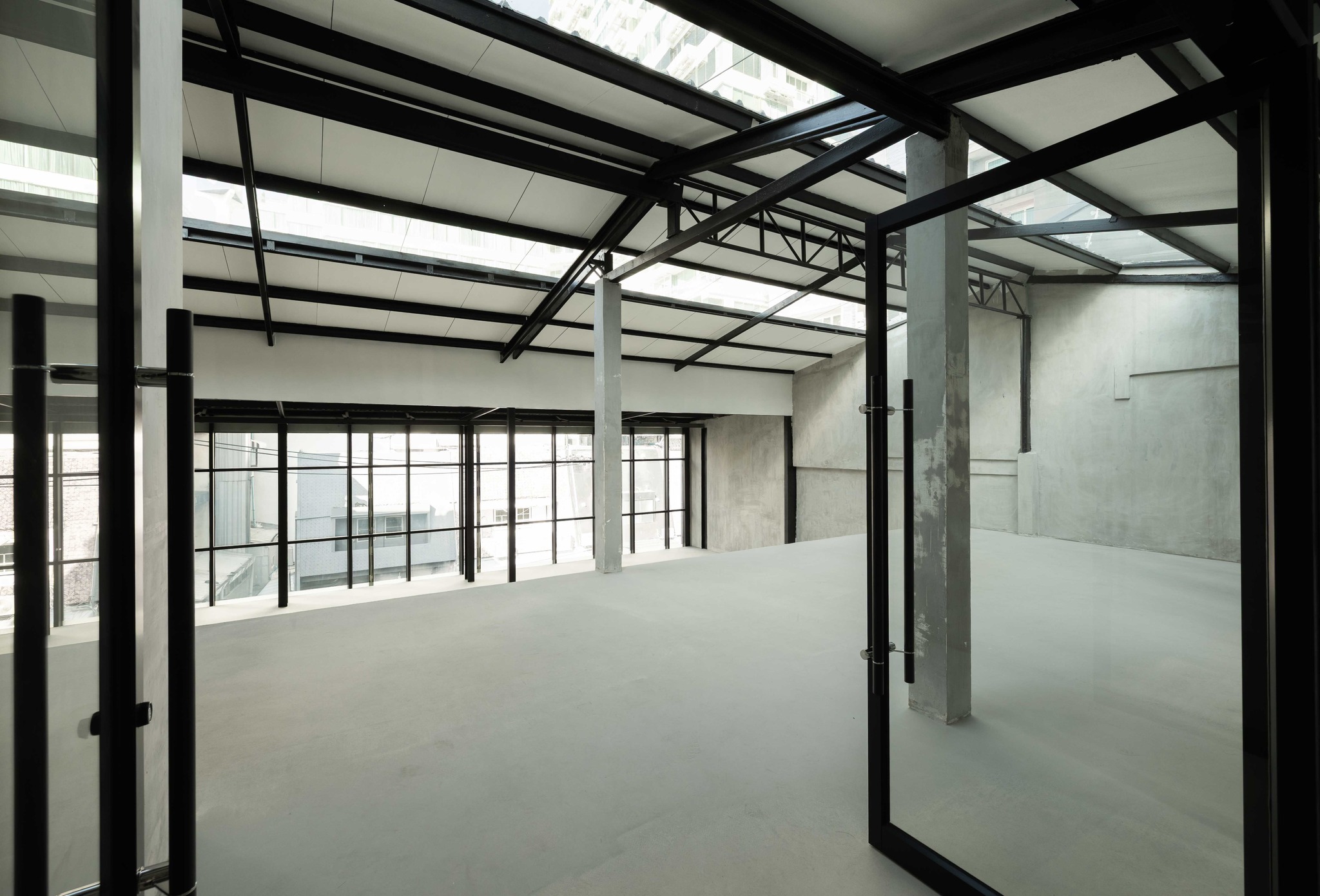 Commercial Building For Rent in Thonglor - Image 3