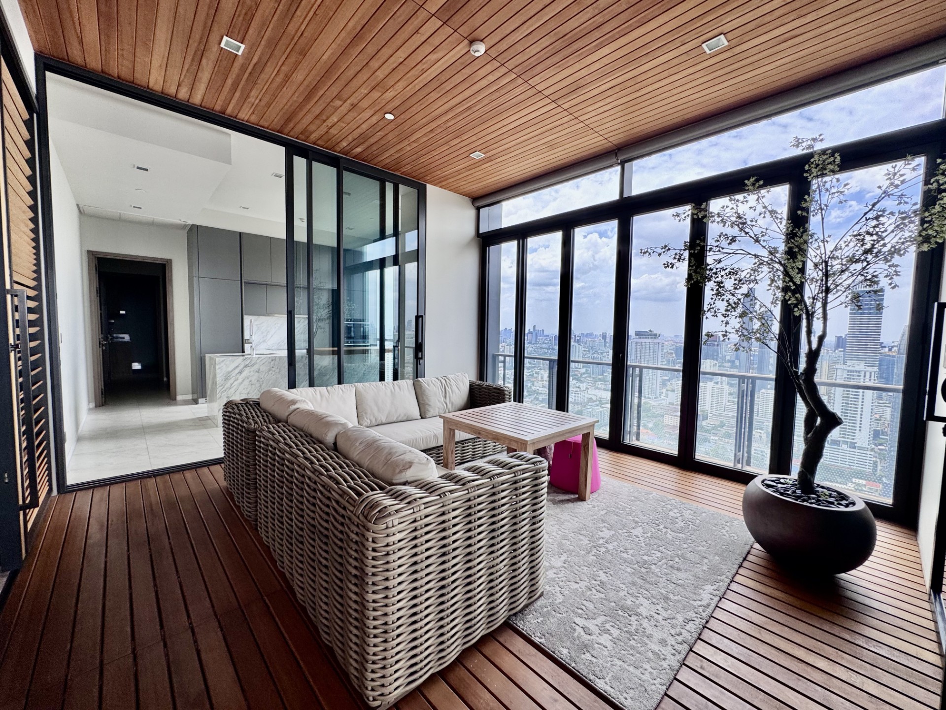 The Monument Thonglor Luxury condo for rent  - Image 9