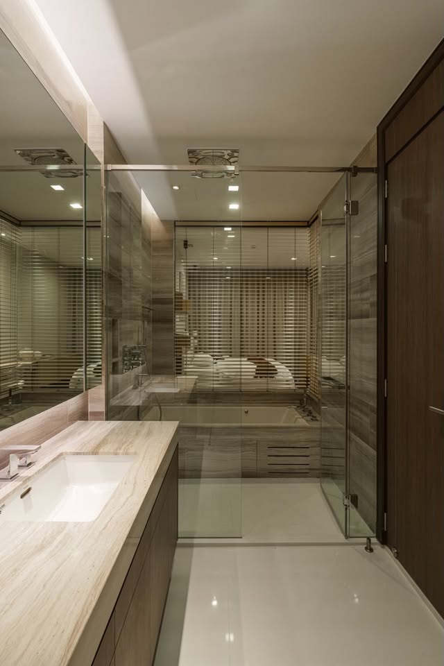 Q1 Sukhumvit Ultra-convenience Direct access to Nana BTS sky train - Image 7