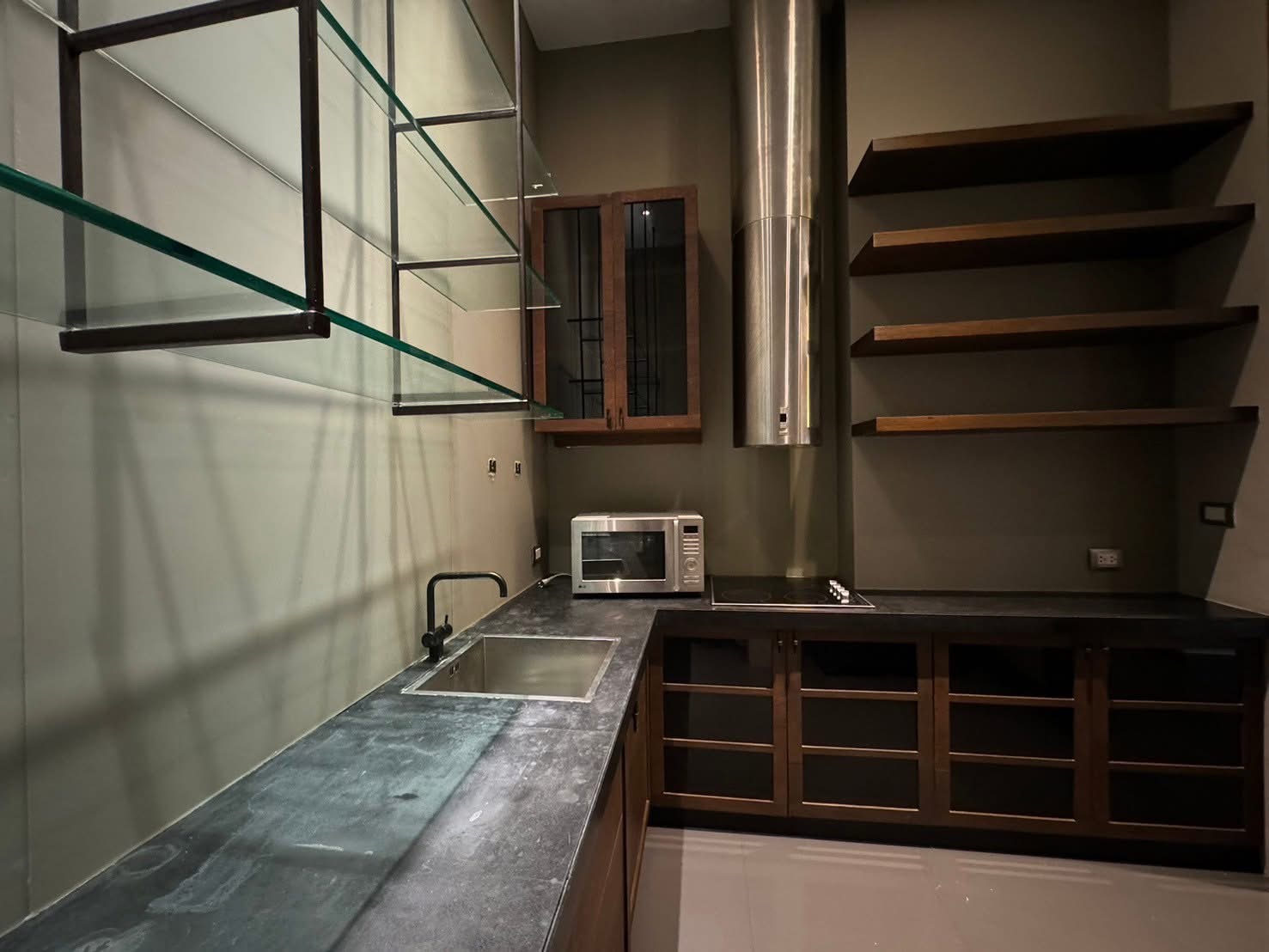 Penthouse Low-Rise for rent Bangkok ploenchit - Image 8