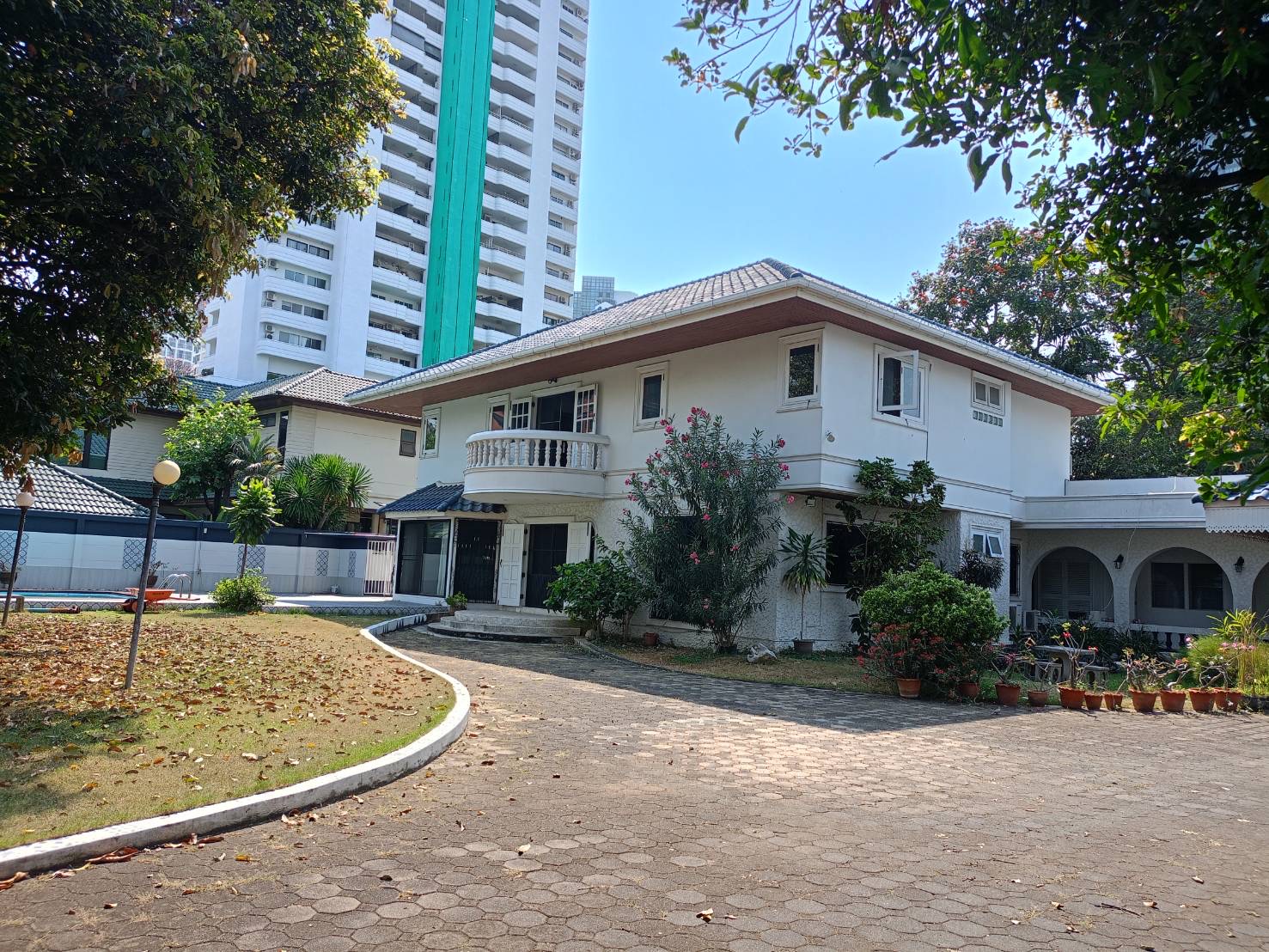 House with private pool for rent at Sukhumvit  - Image 1