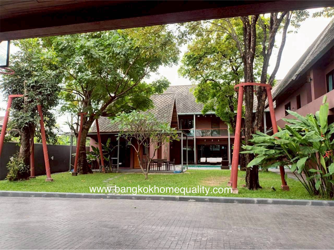 Luxury House with pool for rent at Phromphong  - Image 9