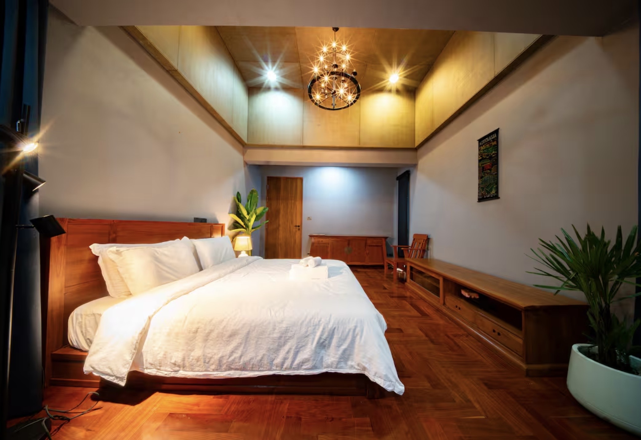 Luxury House with pool for rent at Phromphong  - Image 5