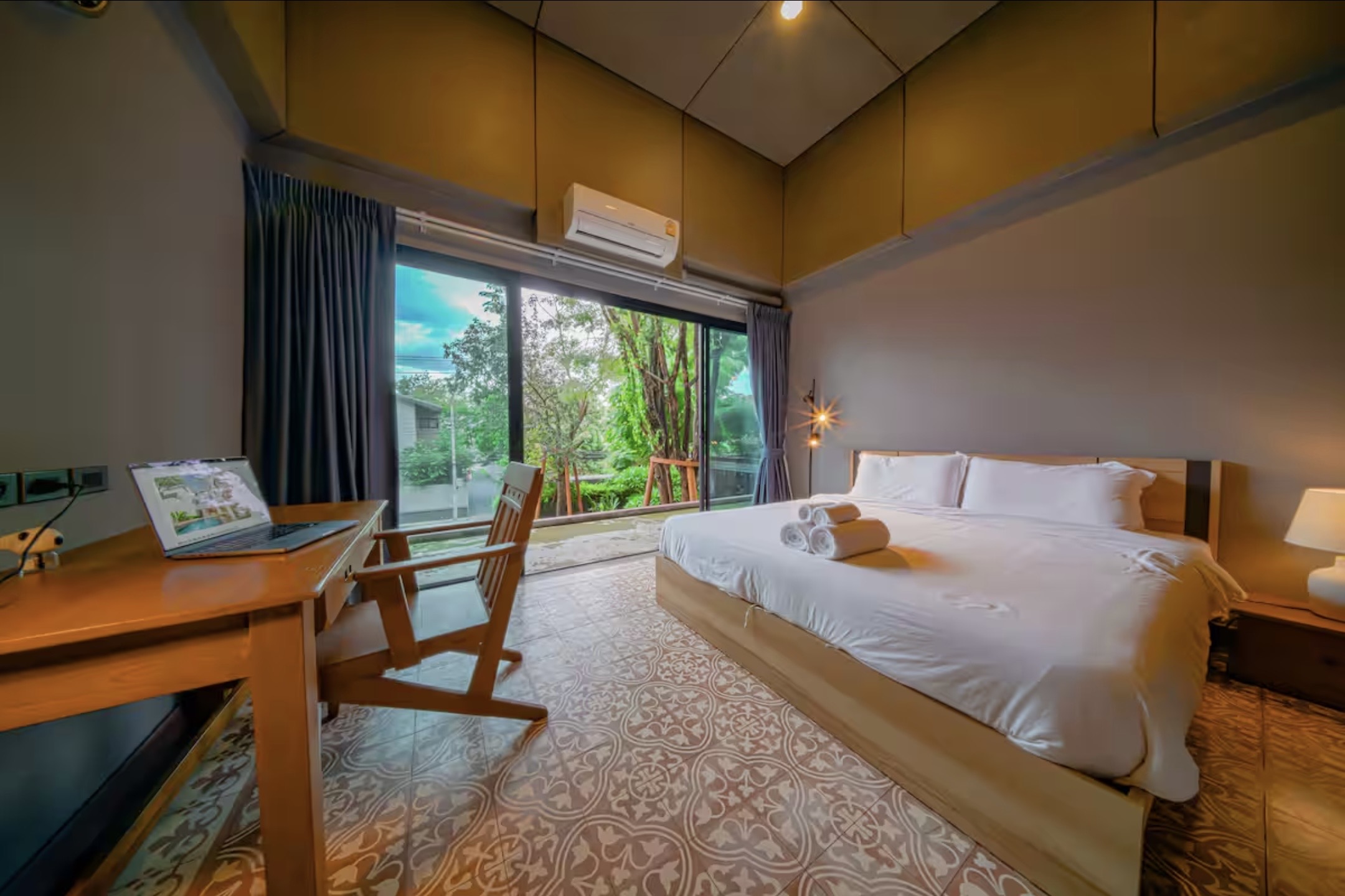 Luxury House with pool for rent at Phromphong  - Image 7