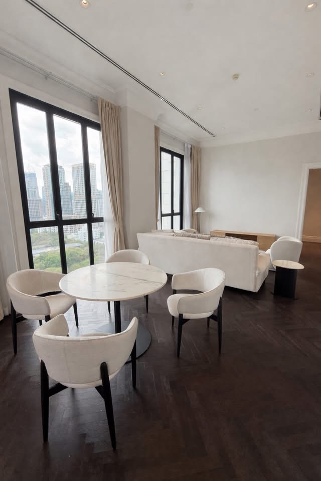 𝟗𝟖 𝐖𝐢𝐫𝐞𝐥𝐞𝐬𝐬 timeless elegance Condo at Bangkok CBD - Image 2