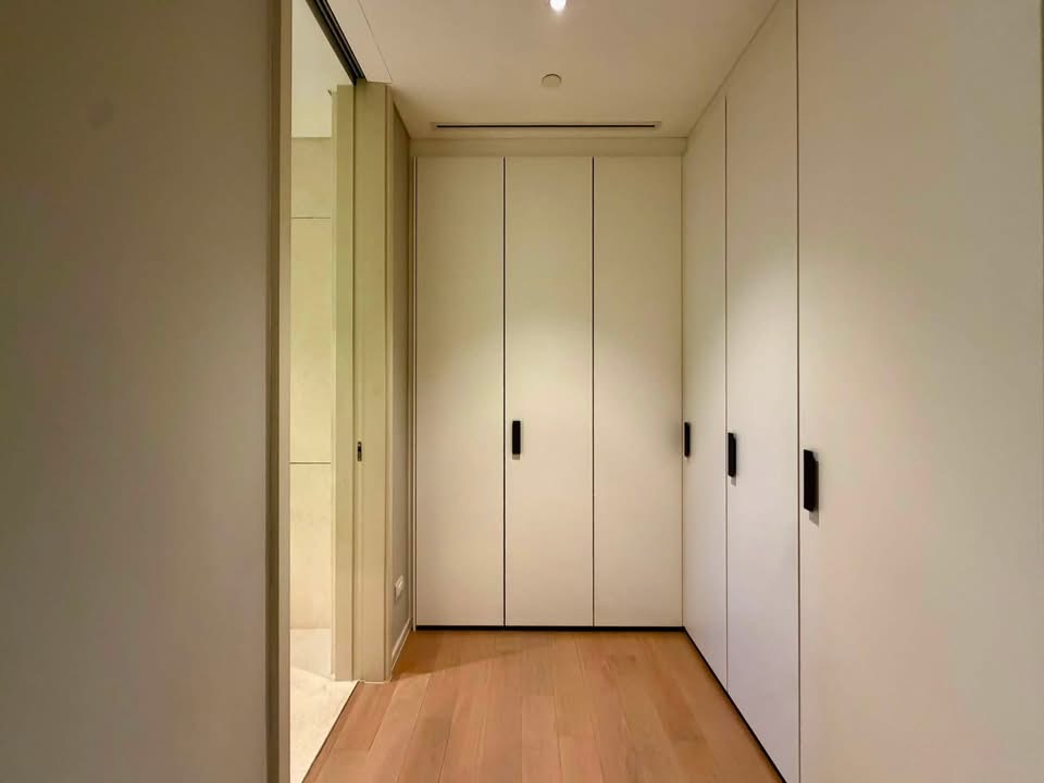 Refined Urban Living at Baan Sindhorn - Image 9