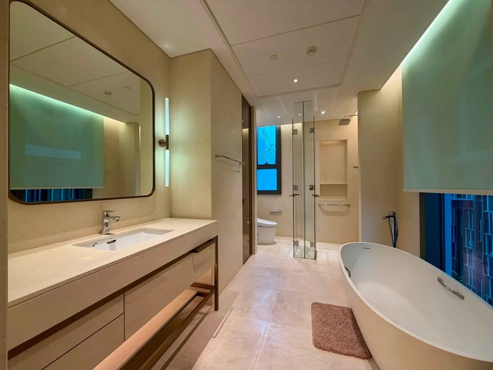 Refined Urban Living at Baan Sindhorn - Image 8