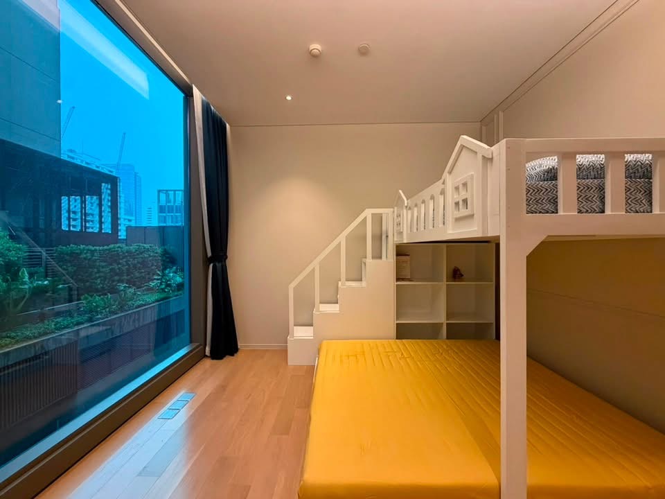 Refined Urban Living at Baan Sindhorn - Image 7