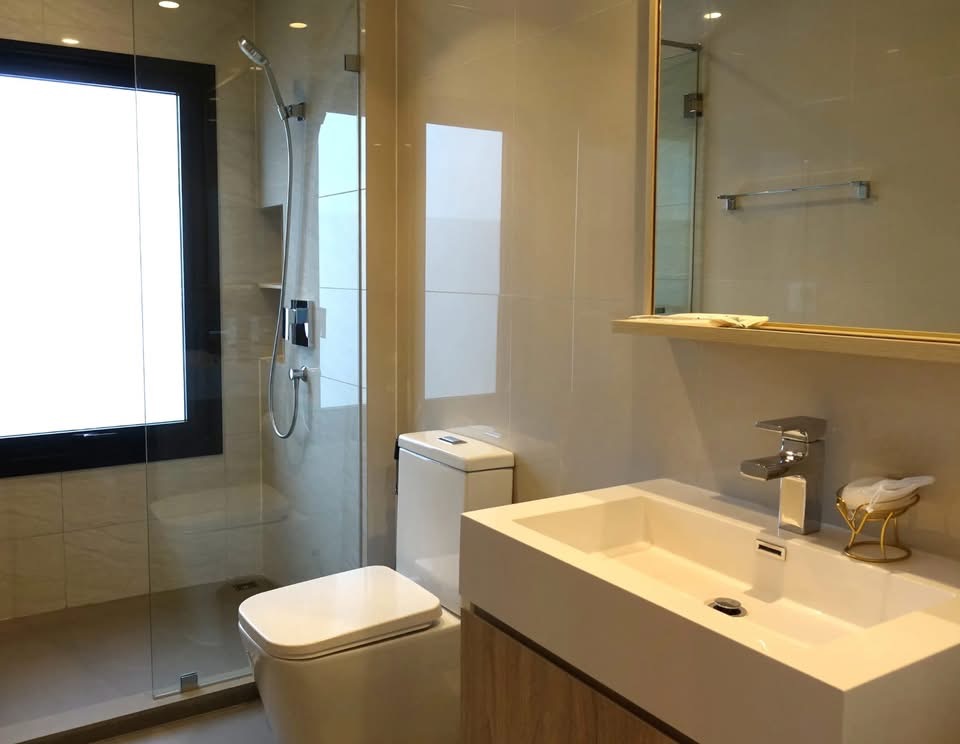 Luxury Duplex Condo for Sale in Ekkamai | Pet-Friendly Near BTS - Image 9