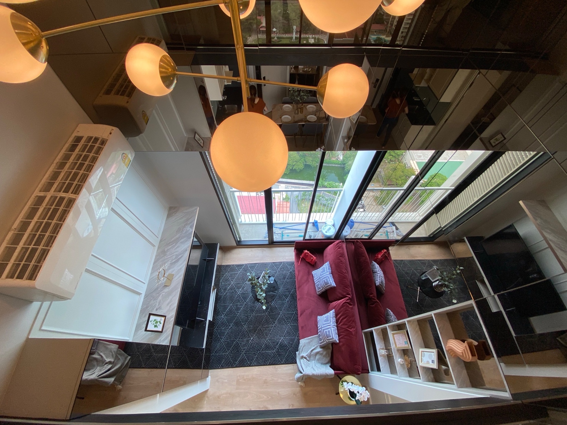 Luxury 2-Bedroom Duplex Condo for Rent in Asoke - Image 4