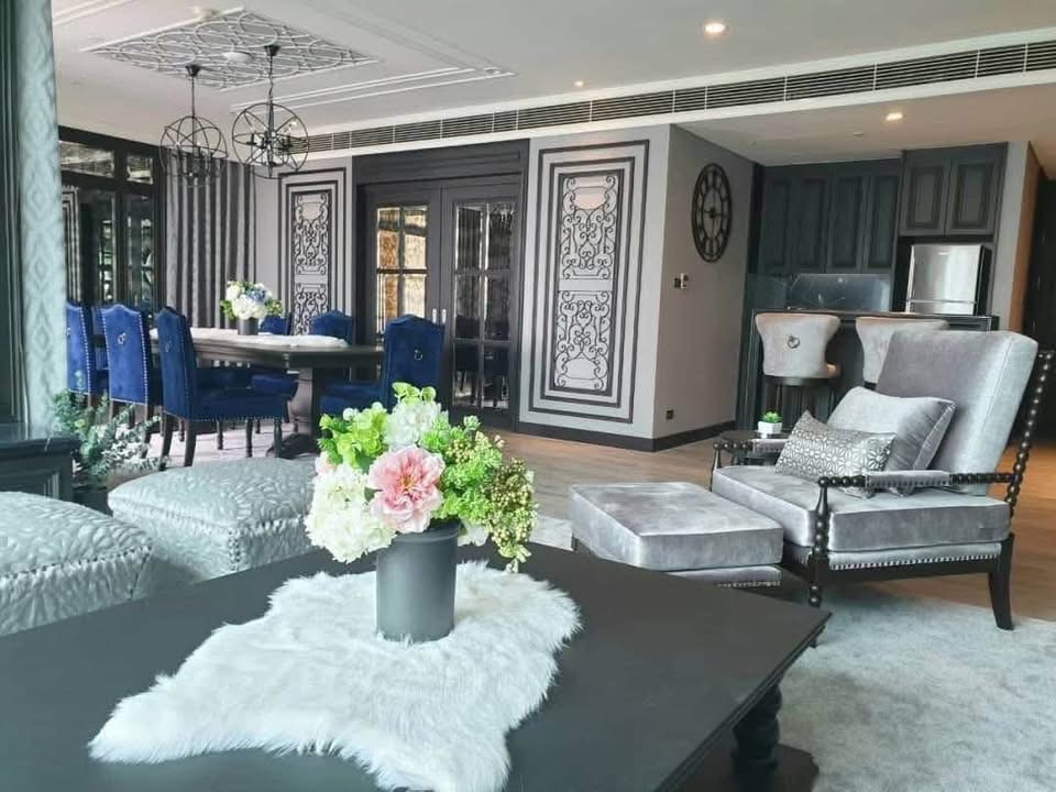 Exclusive Luxury Residence at The Park Chidlom - Image 3