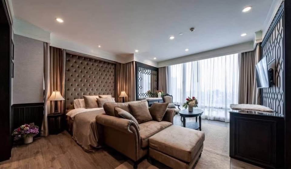 Exclusive Luxury Residence at The Park Chidlom - Image 2