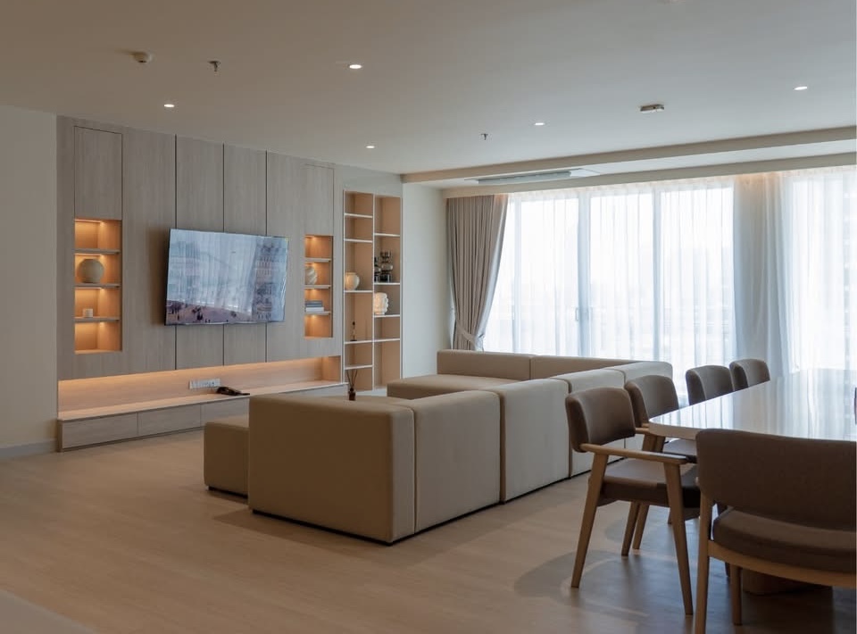 Elegant 3 Bedroom Apartment for Rent Phromphong BTS - Image 3