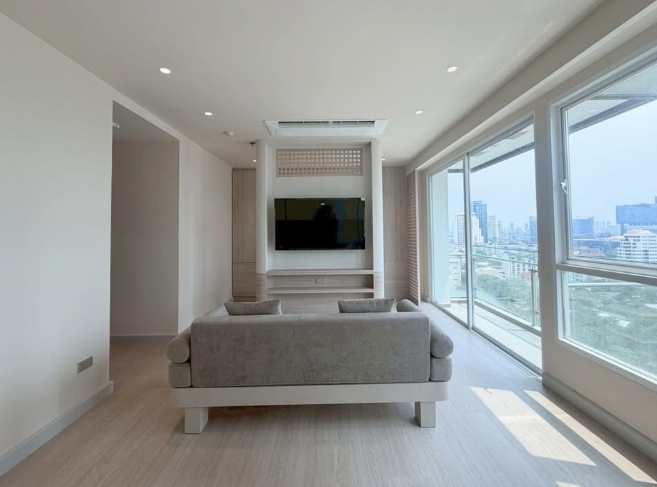 Elegant 3 Bedroom Apartment for Rent Phromphong BTS - Image 8
