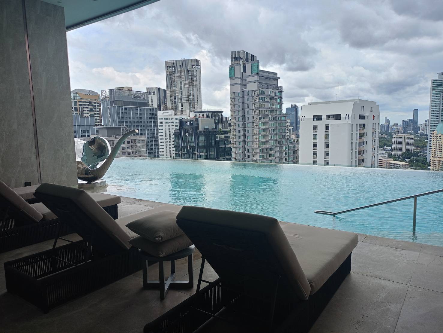 MODERN LUXURY CONDO AT PHROMPHONG - Image 7