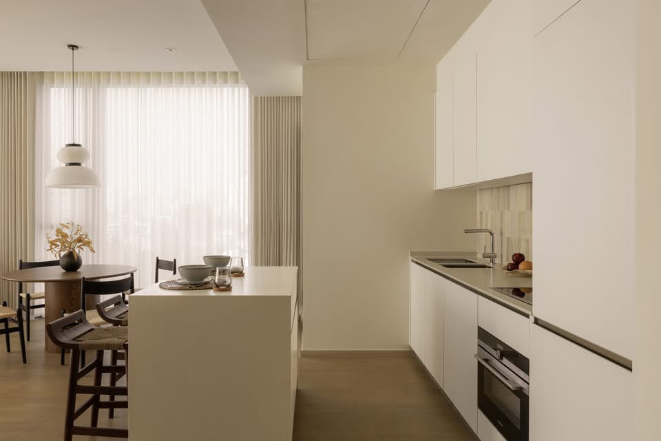 Luxury 2BR Condo for Rent The Strand Thonglor - Image 3