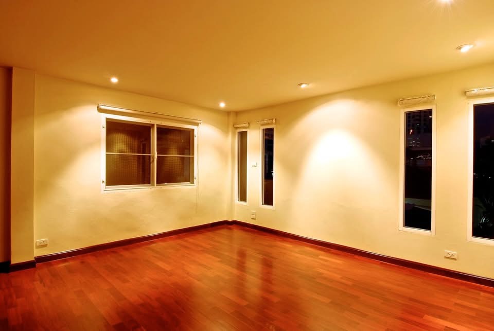 Luxury House with Pool in Thonglor - Image 5
