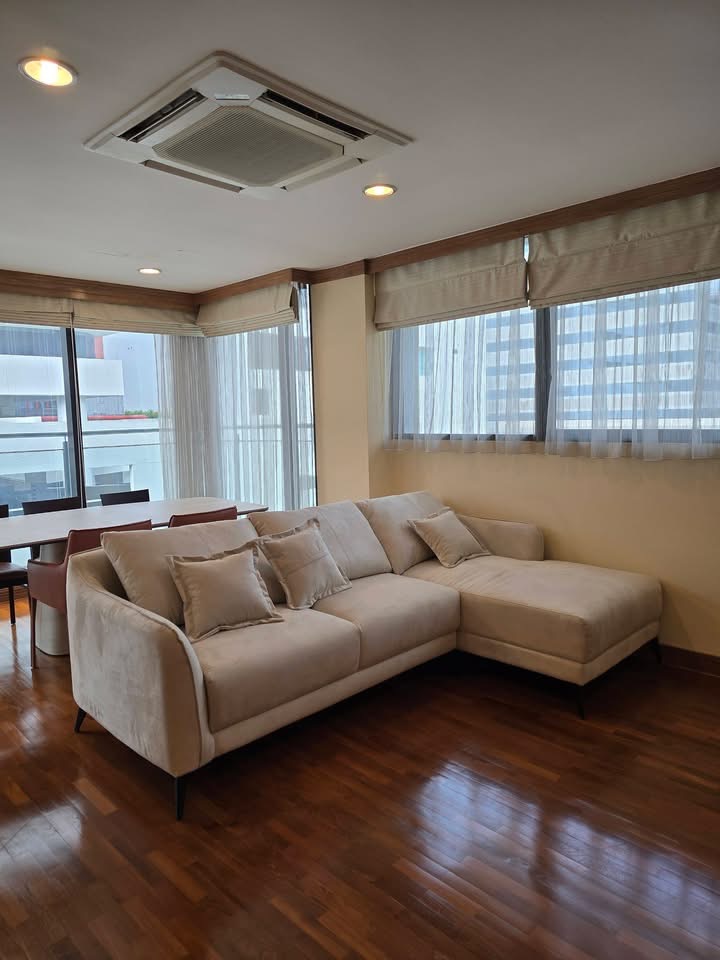 URBAN LUXURY LIVING IN THE HEART OF BANGKOK