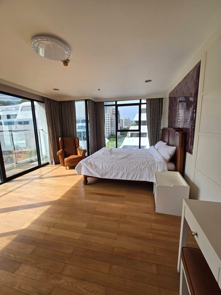 URBAN LUXURY LIVING IN THE HEART OF BANGKOK - Image 2