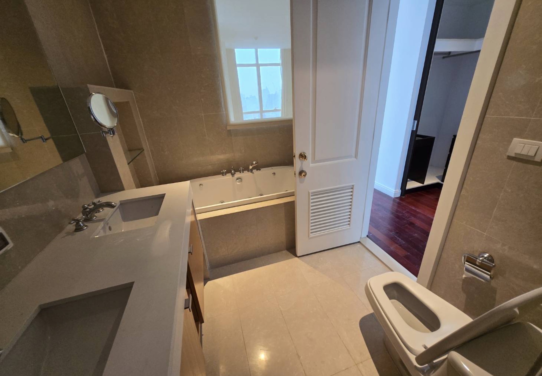Athenee Residence 3-Bedroom Condo for Rent | Phloenchit BKK - Image 6