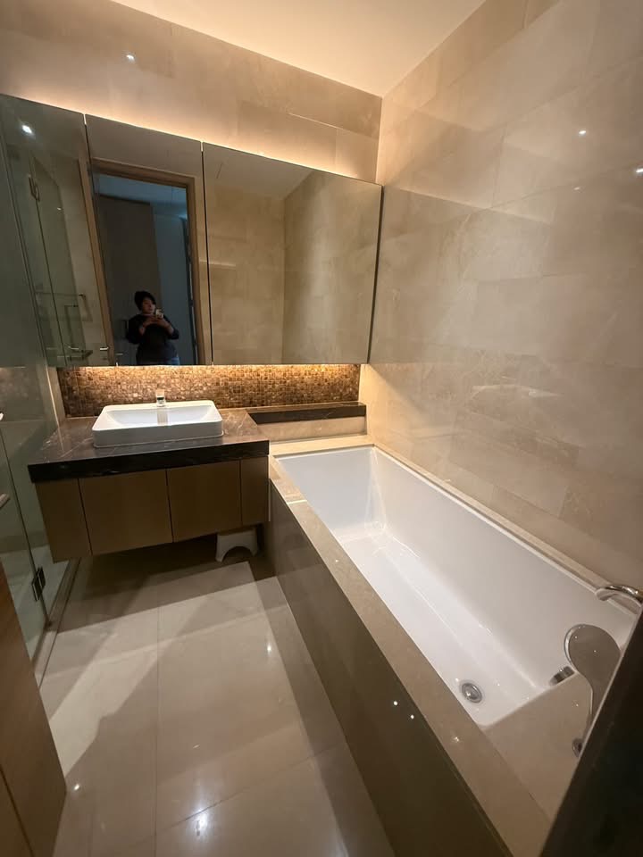 Luxury Condo at Magnolias Ratchadamri for rent - Image 4