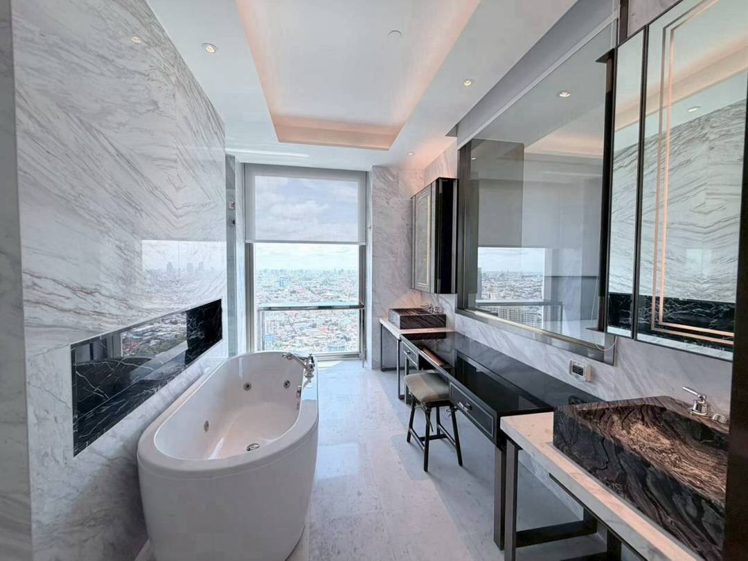 The Pinnacle of Riverside Luxury - Image 5