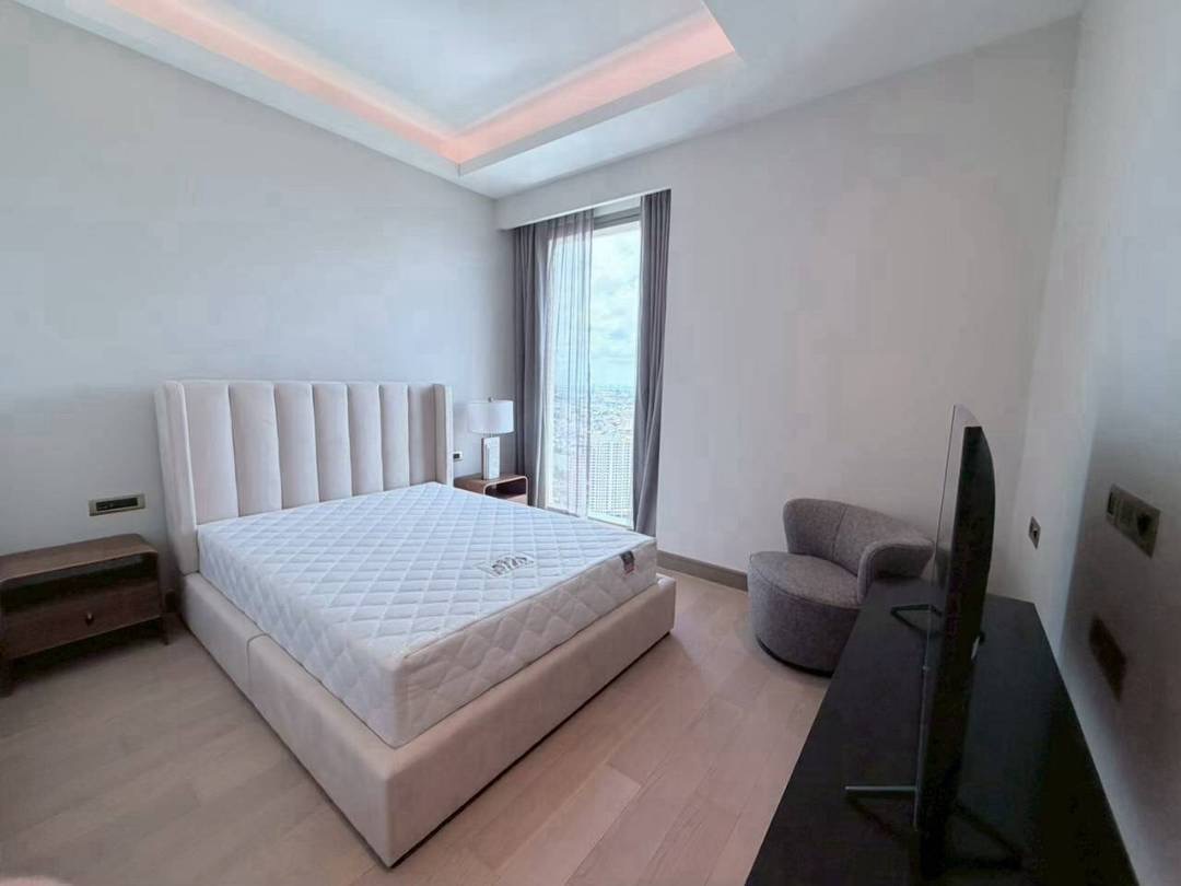 The Pinnacle of Riverside Luxury - Image 6