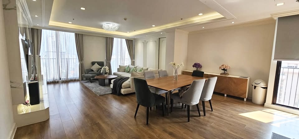 URGENT SALE | Noble Be33, Sukhumvit 33 - Image 2