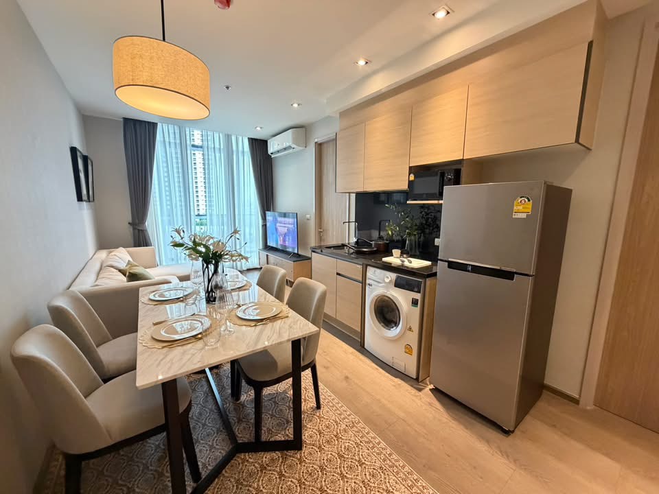 Special Price! 2-Bed Condo at Park Origin Phromphong | Sukhumvit 24 - Image 2
