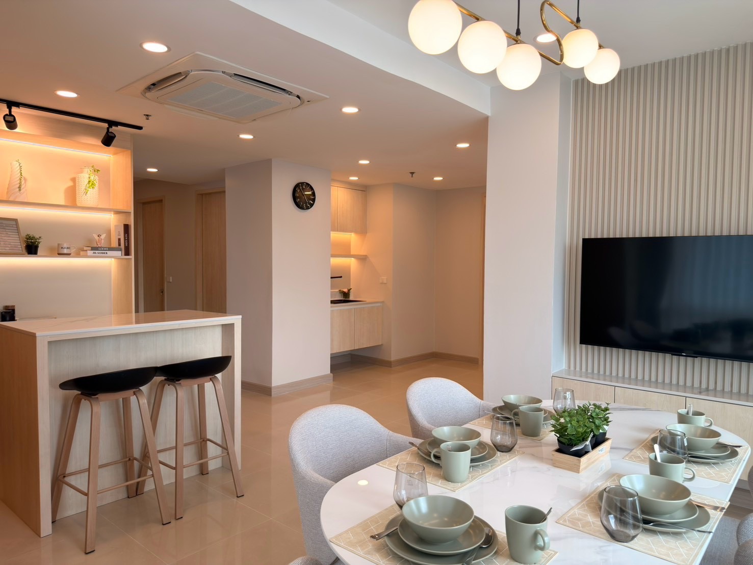 Newly Renovated 3-Bedroom Condo for Sale in Thonglor - Image 10