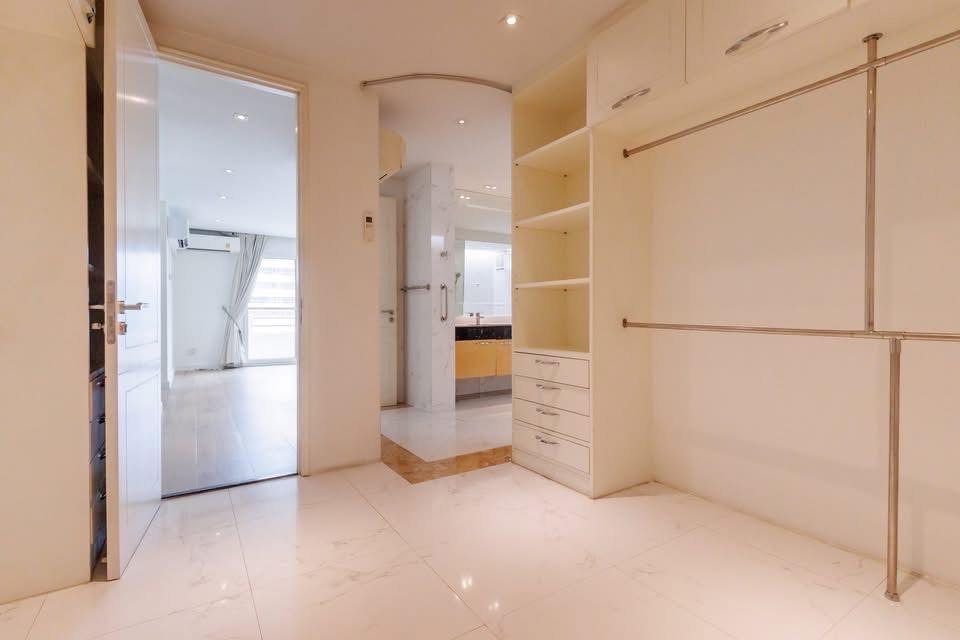 Wattana Heights Condominium Large Condo | Sukhumvit CBD, Bangkok - Image 4