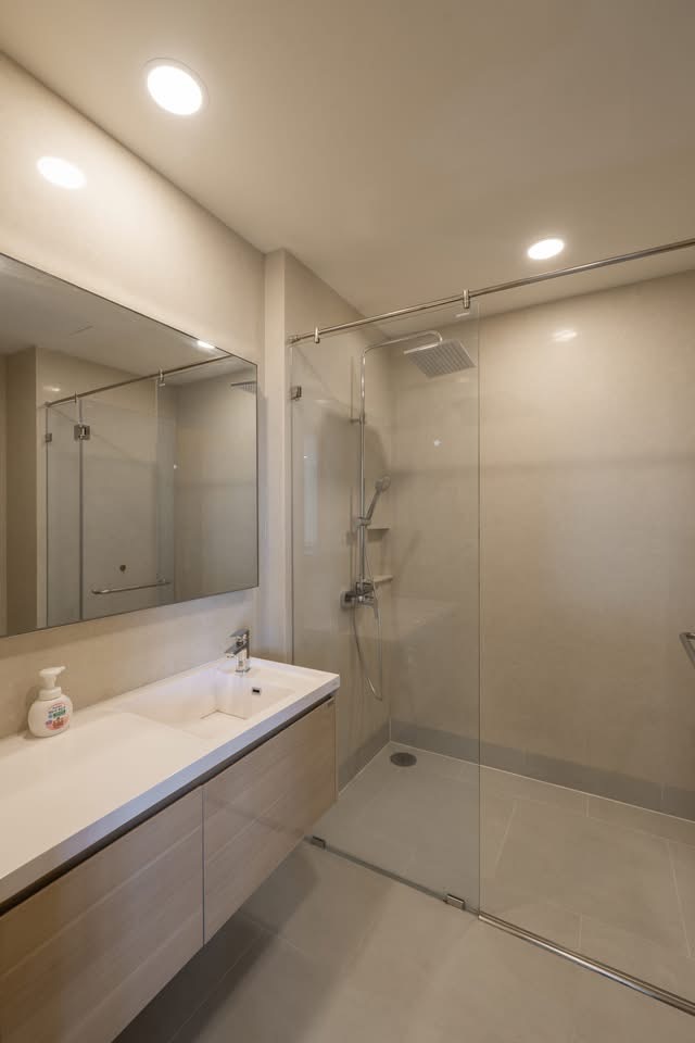 Spacious Luxury Home Office at The Emporio Place | Sukhumvit 24 - Image 5