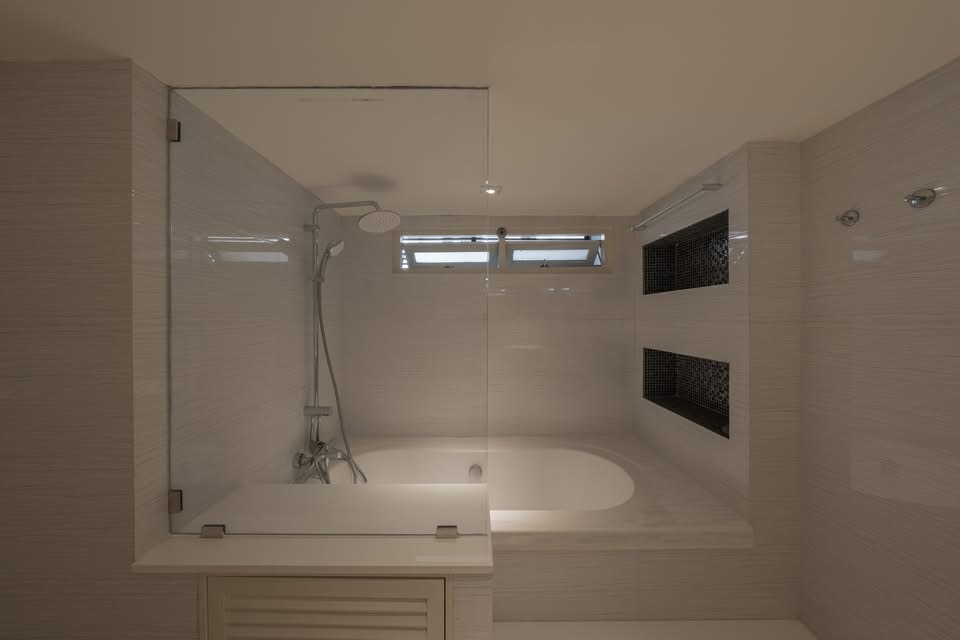 Spacious Luxury Home Office at The Emporio Place | Sukhumvit 24 - Image 4
