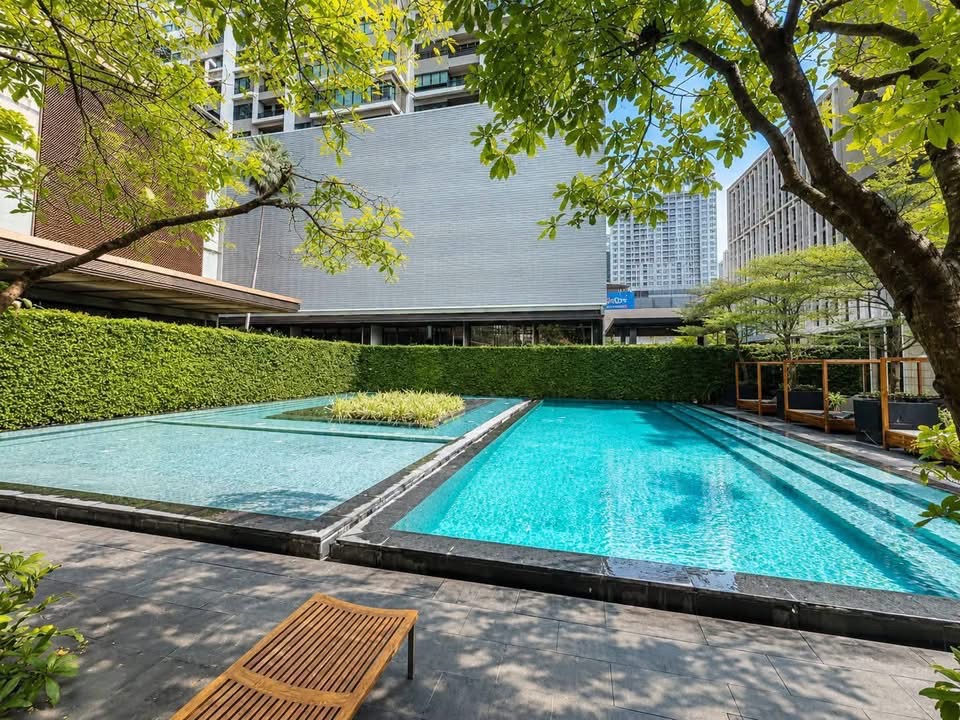 Spacious Luxury Home Office at The Emporio Place | Sukhumvit 24 - Image 7