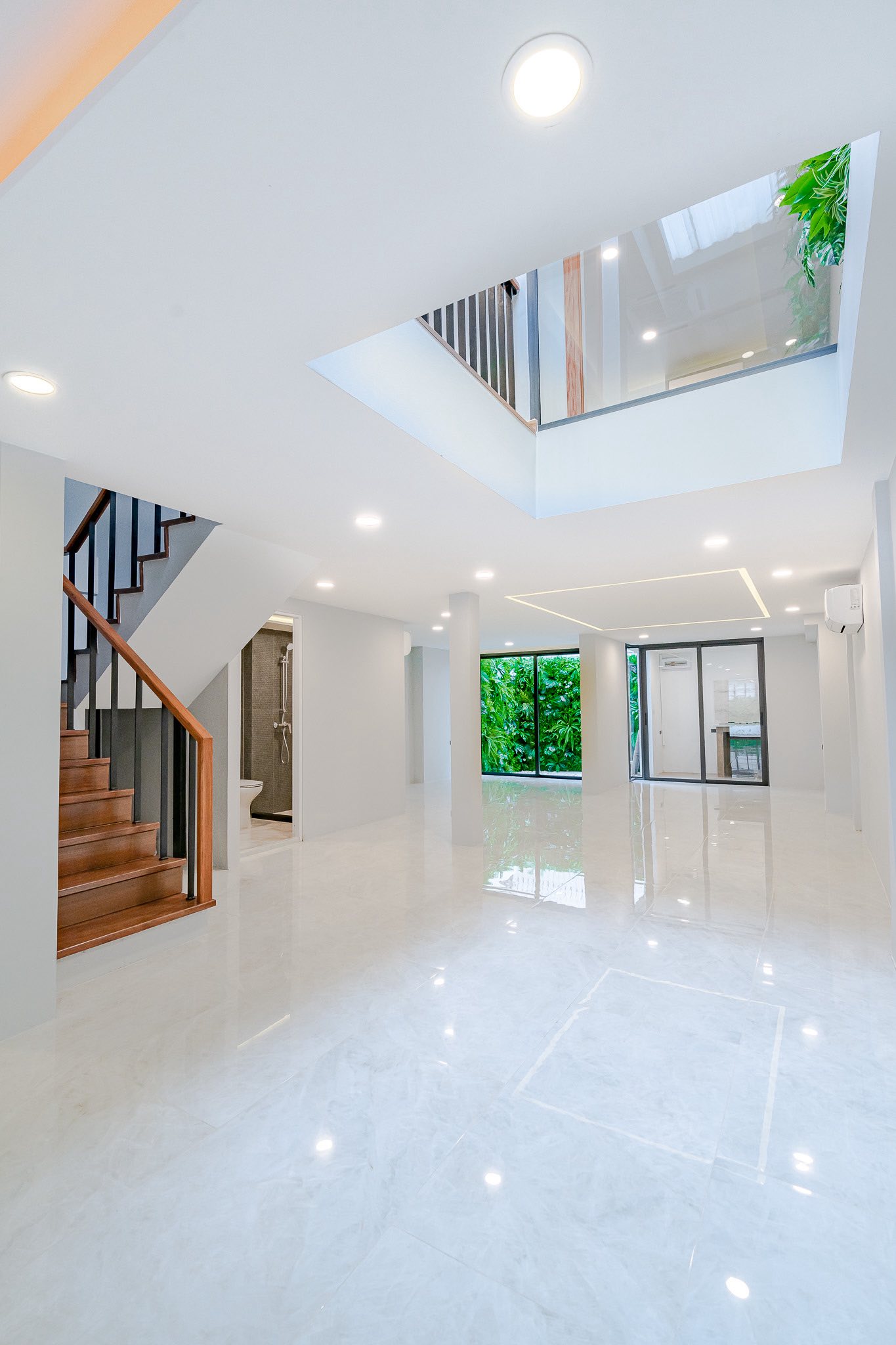 ทาวน์เฮ้าส์ 2 ชั้น ใจกลางเอกมัยซอย 12 เพียง 2 นาทีถึงทองหล่อ - Image 4