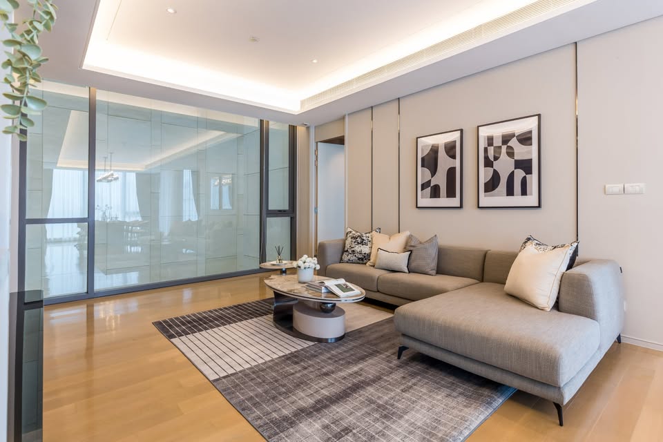 Luxury Condo in Prime Location at Chidlom Langsuan - Image 4