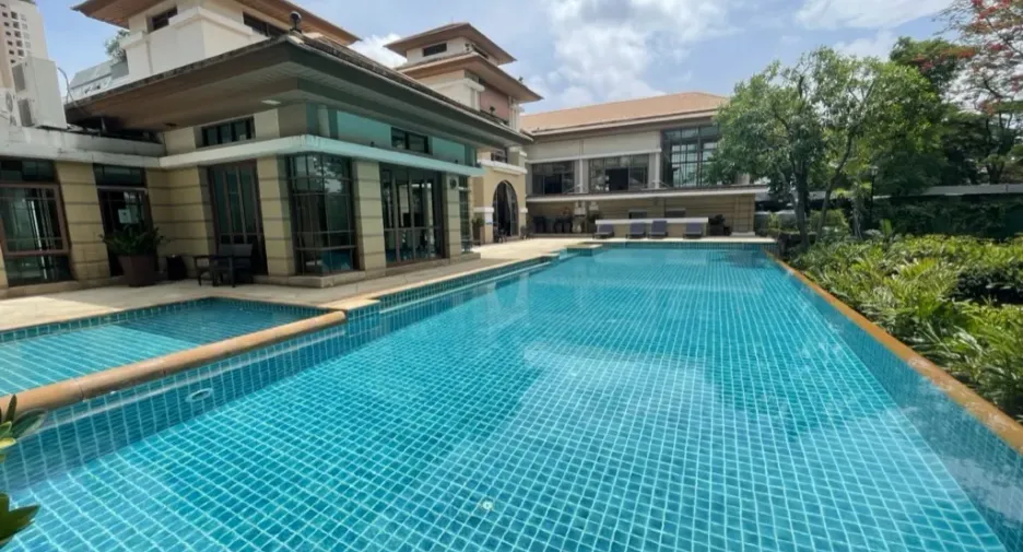 Detach house with private pool in the compound at Sukhumvit - Image 7